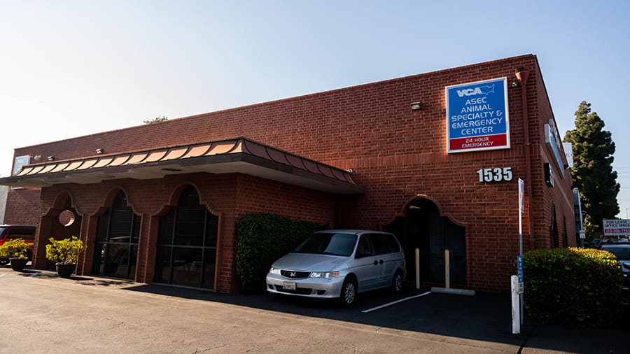 Exterior of VCA Animal Specialty & Emergency Center